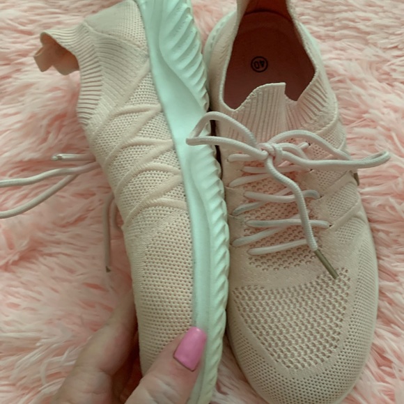 Pink slip on shoe  gently worn - Picture 2 of 4